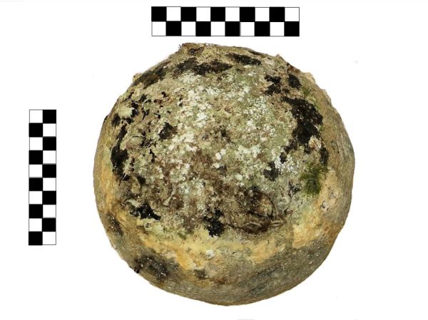Ядро для метательного орудия (требуше) (эпоха крестоносцев). Обнаружено на глубине 5 м. возле острова Арвад